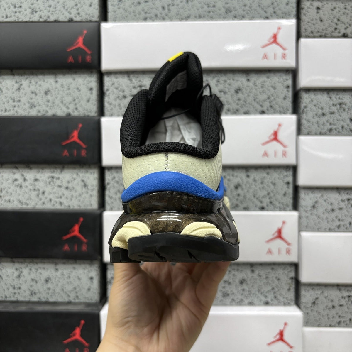Sneakers XT-4 'Vanilla Blue' — vue 8