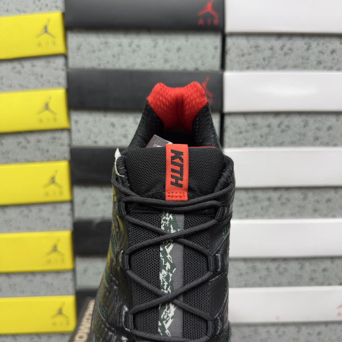 Sneakers XT-4 'Black Red' — vue 5