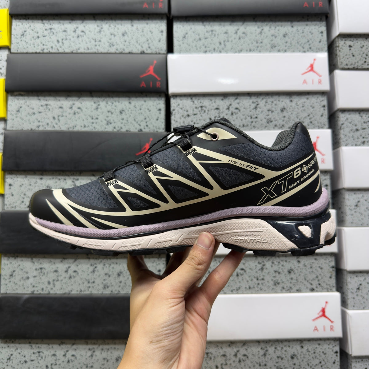 Sneakers XT-6 'Noir Beige'